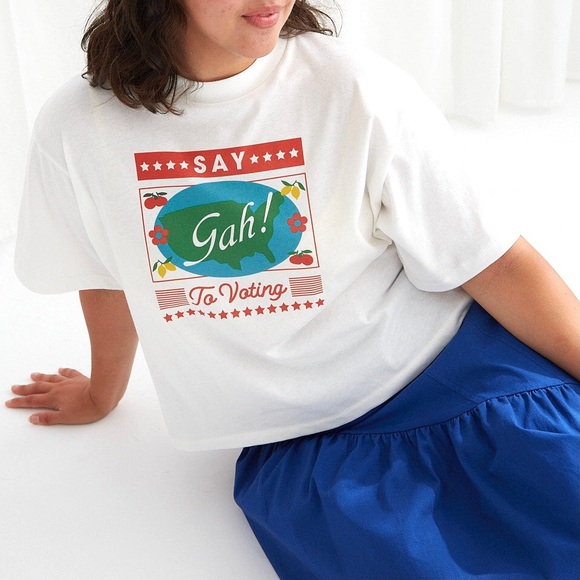 Lisa Says Gah Tops - Lisa Says Gah Graphic VOTE Short Sleeve Cropped Oversized Tee Shirt Size Medium